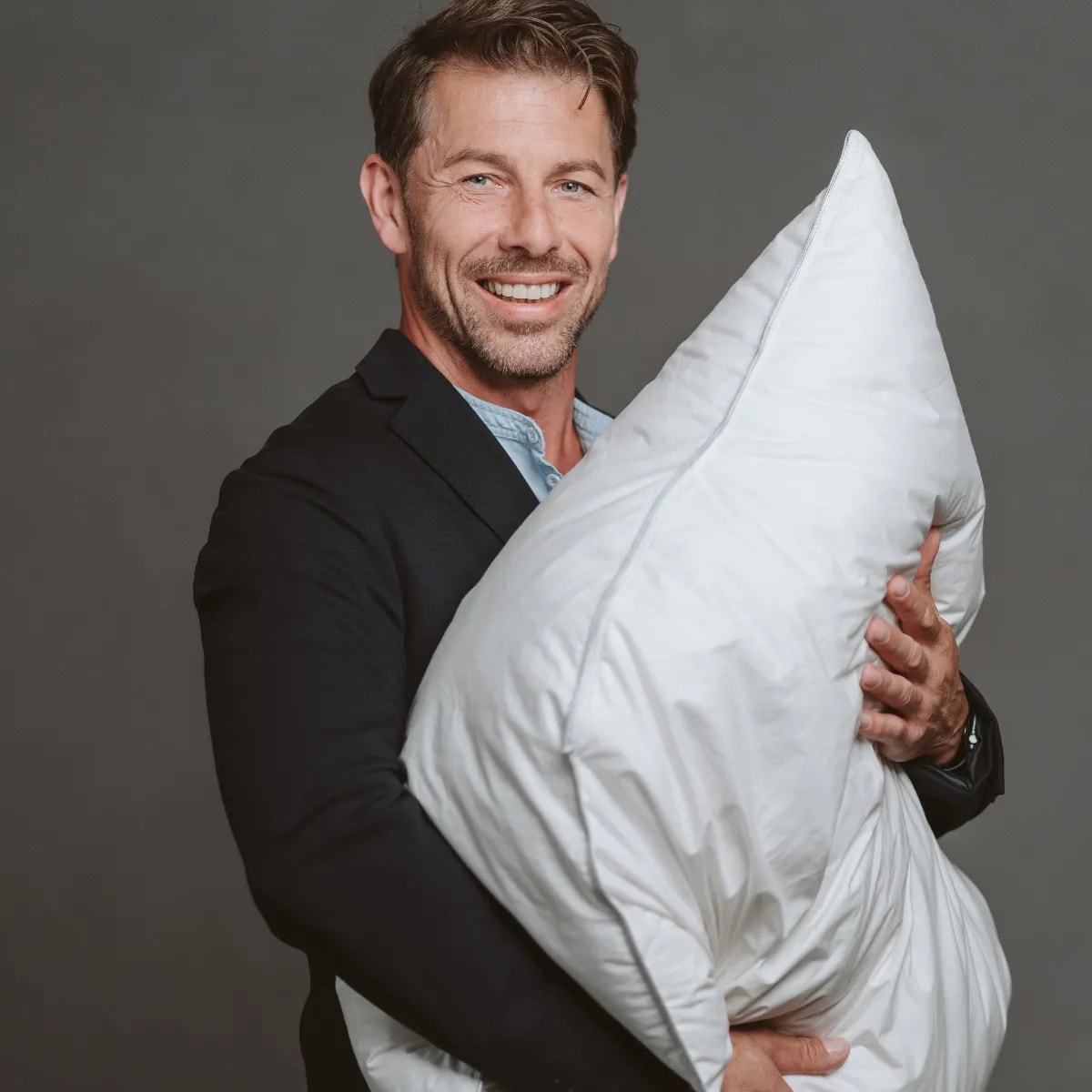 Kuscheliges Kissen mit Daunen von der Gans 3 Kammer System 80x80 cm